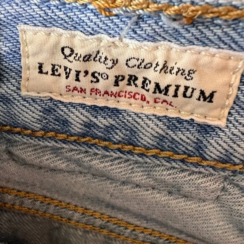 Levis Jeans Womens Size 25 Wedgie Straight Light Wash Button Fly 100% Cotton